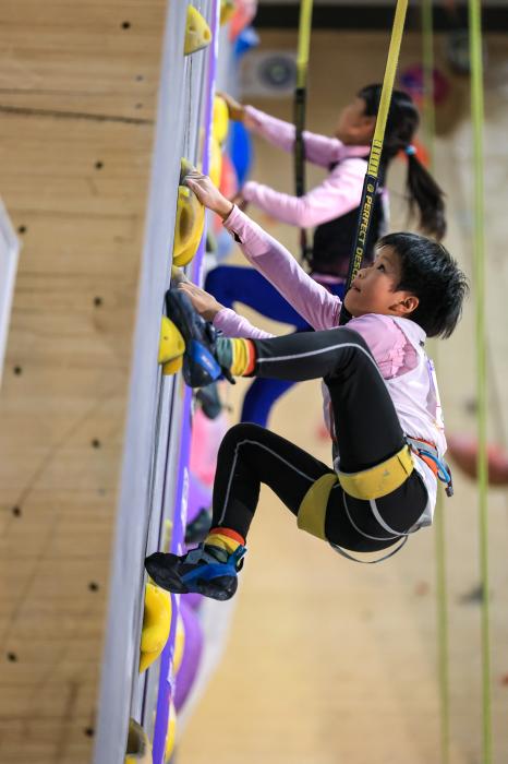 全国青少年U系列攀岩总决赛在昆明举行，共有