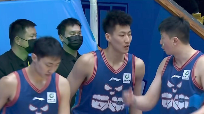 CBA常规赛第32轮：广东大胜四川创纪录，上海豪取