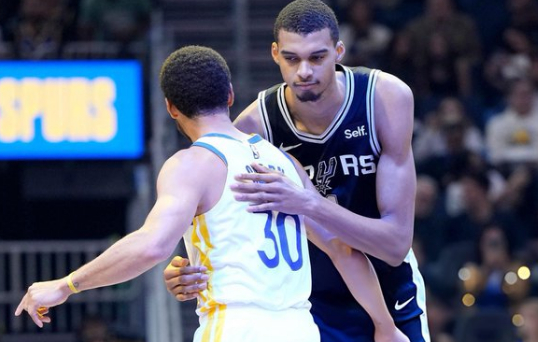 库里盛赞文班亚马独特天赋与赛场活力