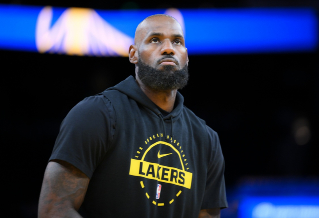 詹姆斯复出率队大胜勇士 助攻数逼近历史纪录