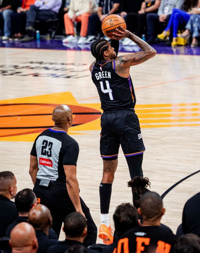 太阳力克勇士锁定西部第八 杰伦-格林狂砍36分创